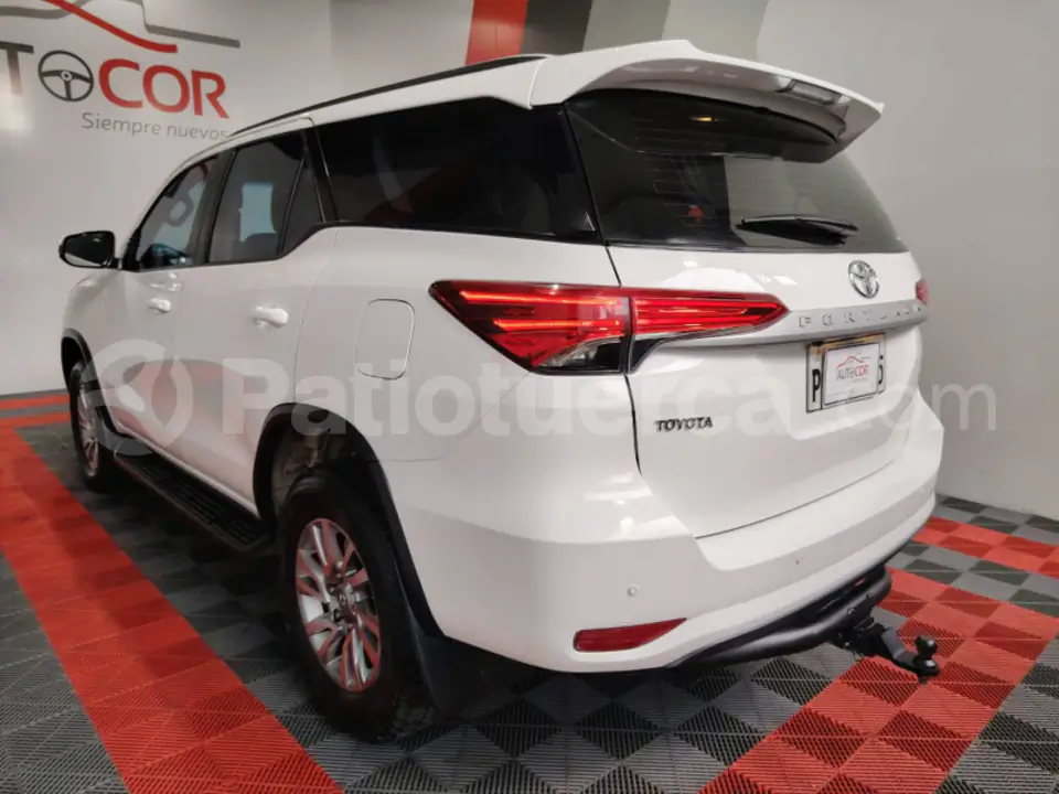 Foto 6 de Toyota New Fortuner