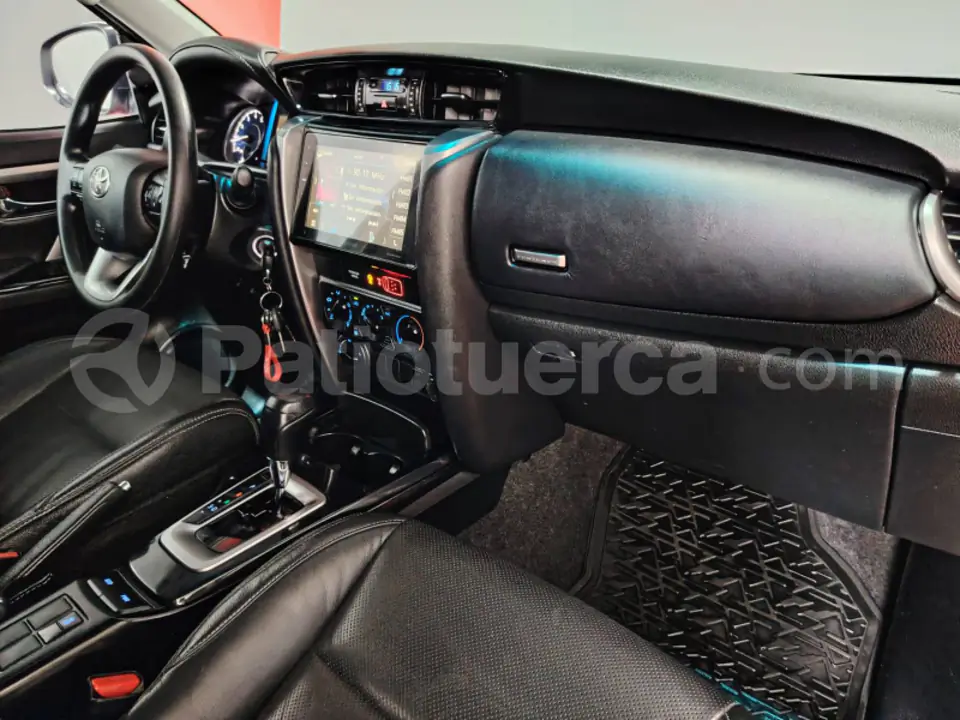 Foto 19 de Toyota New Fortuner