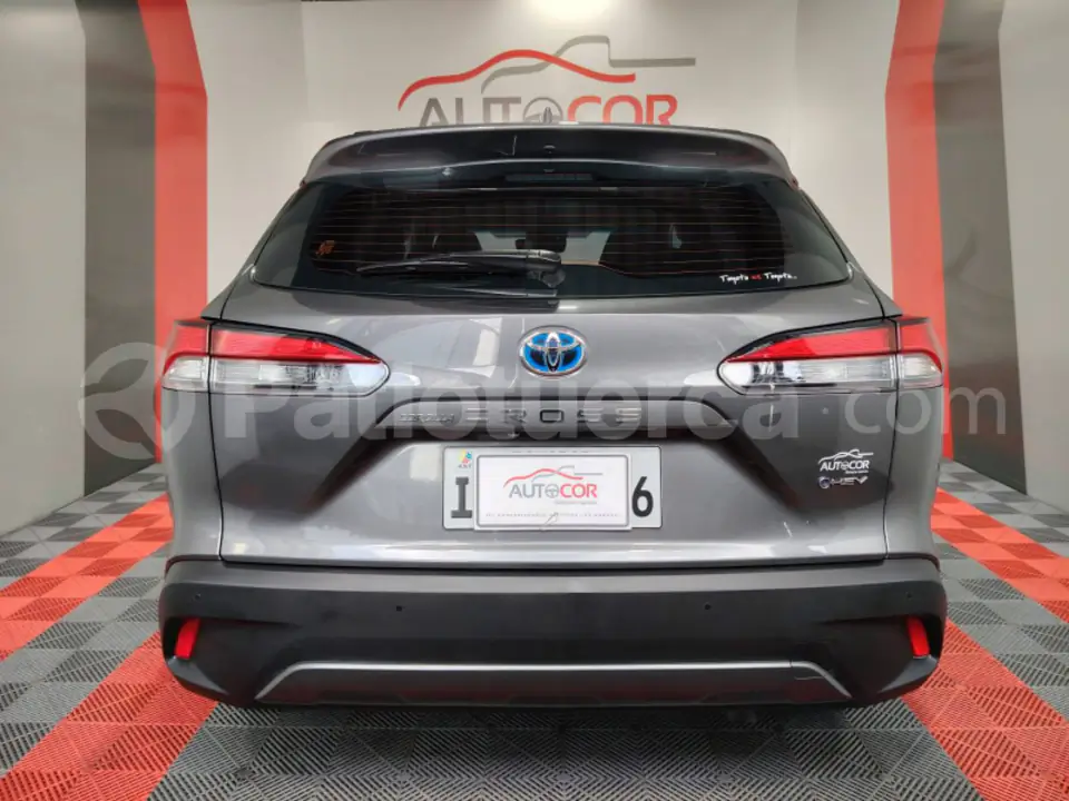 Foto 8 de Toyota Corolla Cross Mid