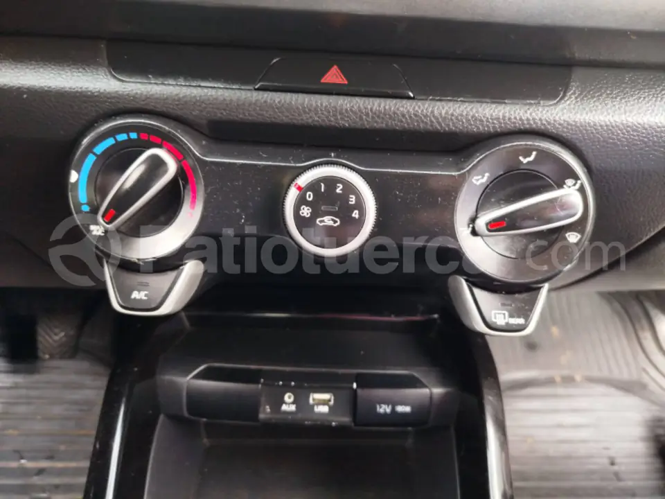 Foto 12 de Kia Rio LX AC