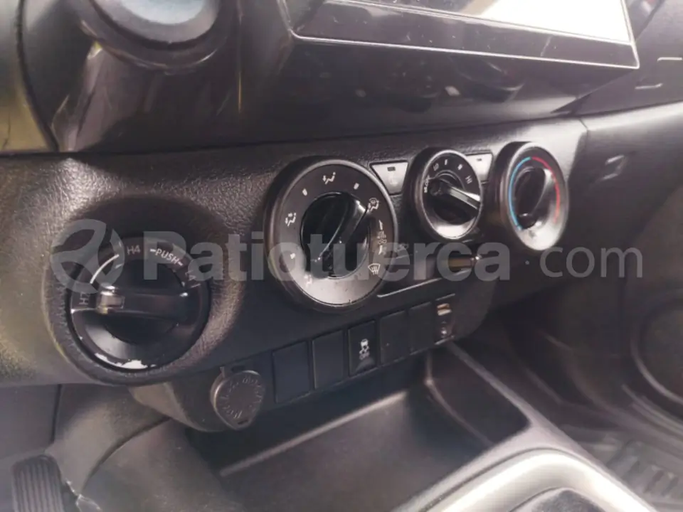 Foto 10 de Toyota NEW HILUX 2.4 CD 4X4
