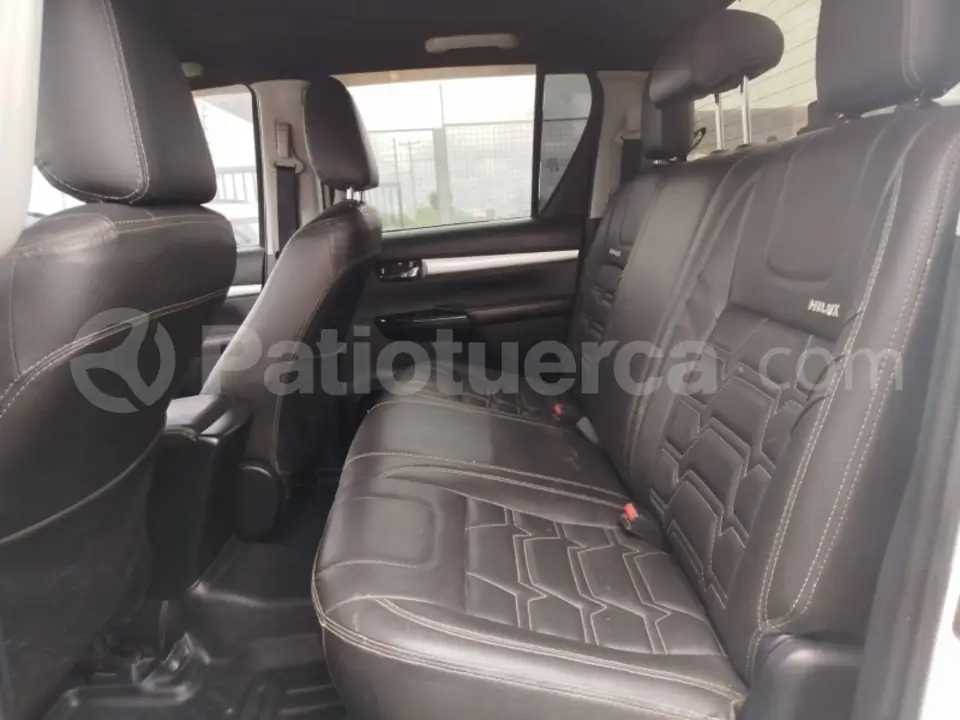 Foto 12 de Toyota NEW HILUX 2.4 CD 4X4