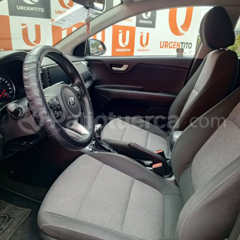 Foto 7 de Kia Stonic LX