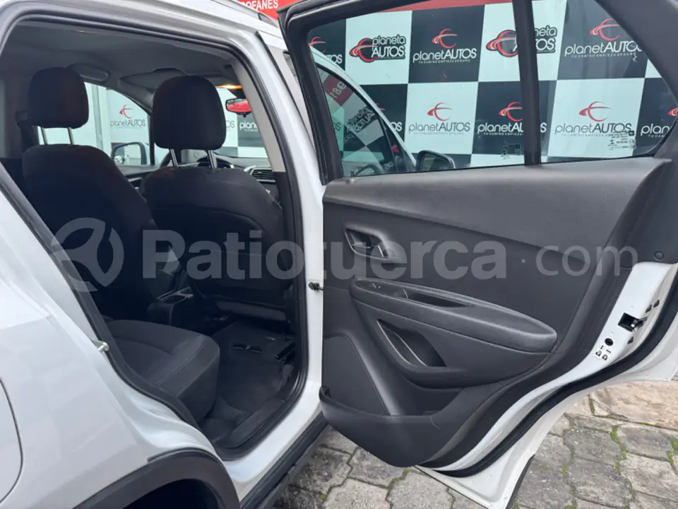 Foto 12 de Chevrolet Tracker LS