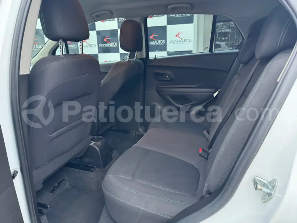 Foto 14 de Chevrolet Tracker LS