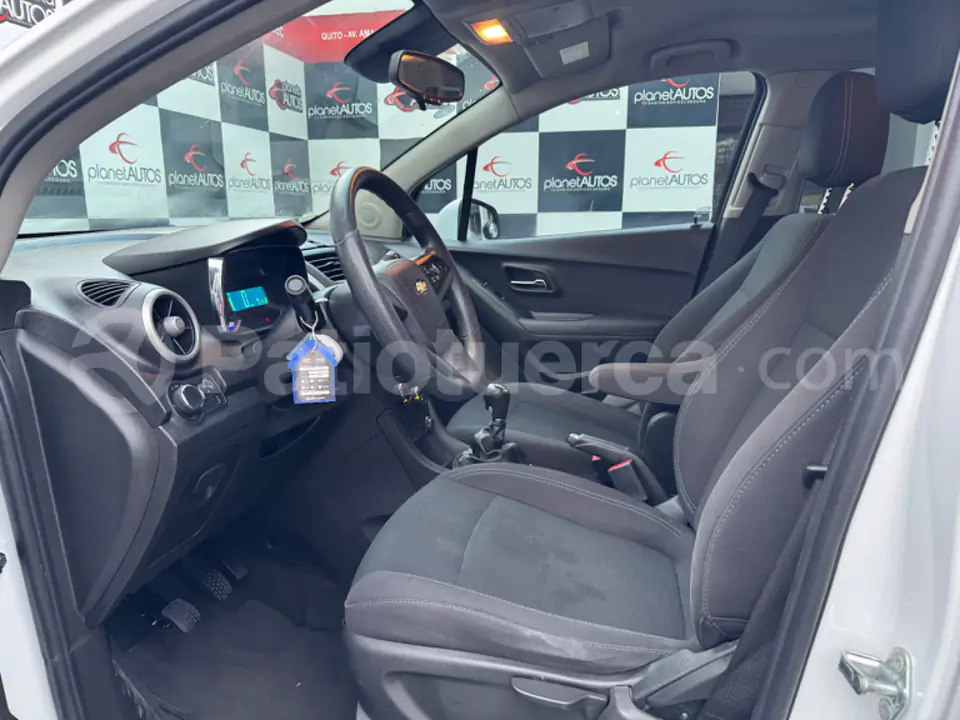 Foto 15 de Chevrolet Tracker LS