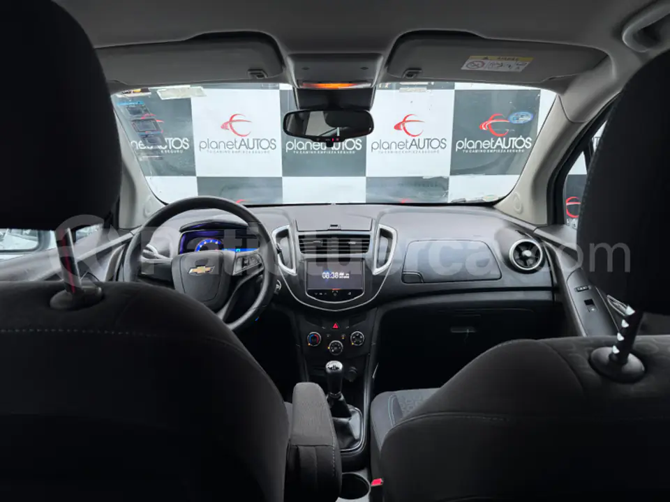 Foto 16 de Chevrolet Tracker LS