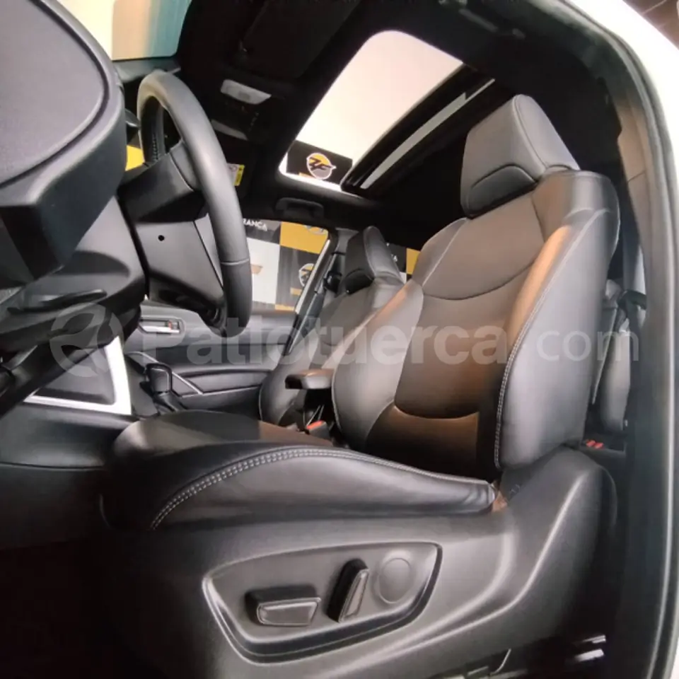 Foto 4 de Toyota Corolla Cross High