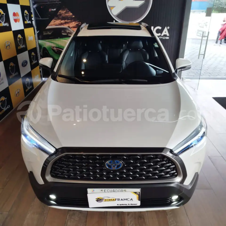 Foto 12 de Toyota Corolla Cross High