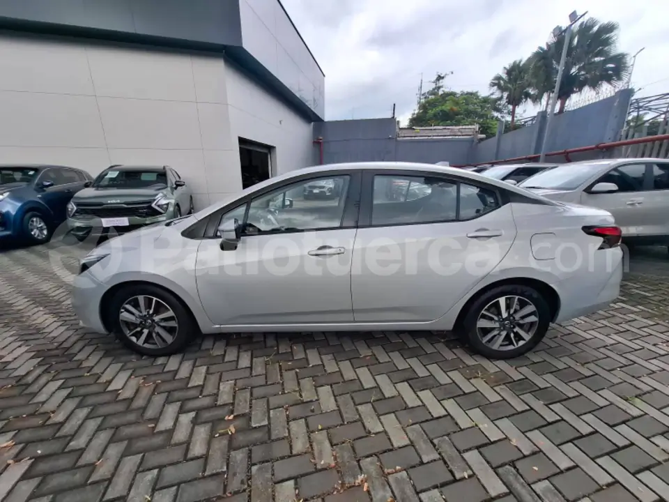 Foto 9 de Nissan Versa