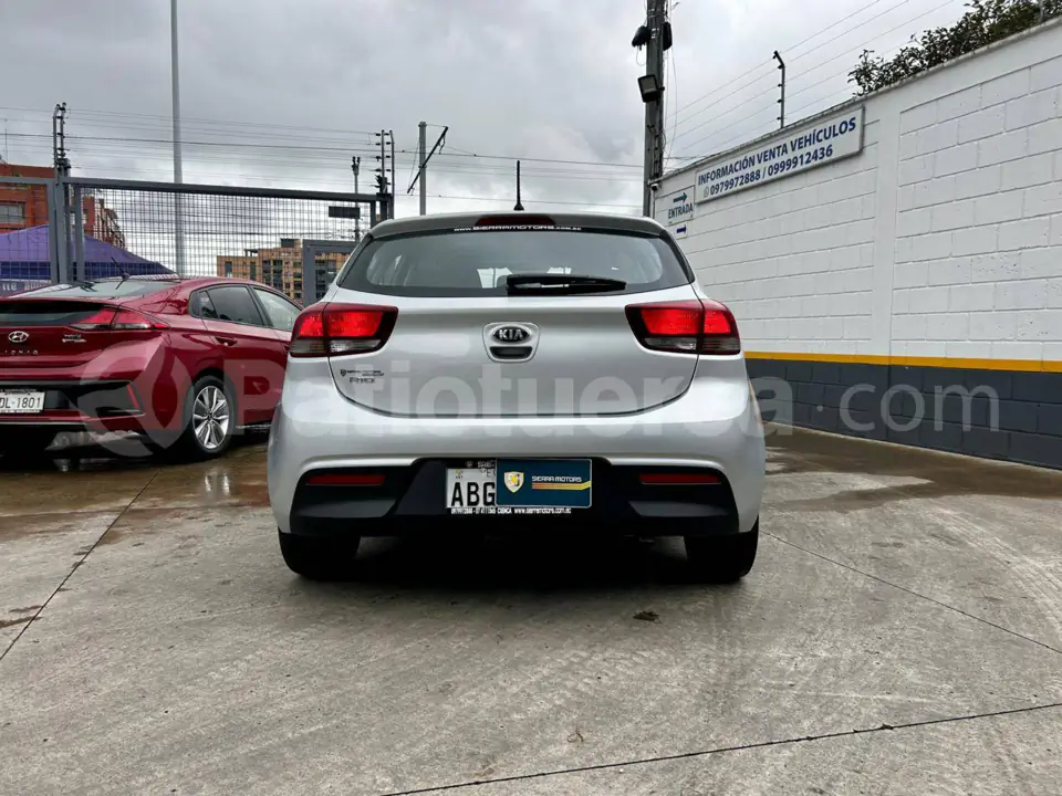 Foto 4 de Kia RIO EX