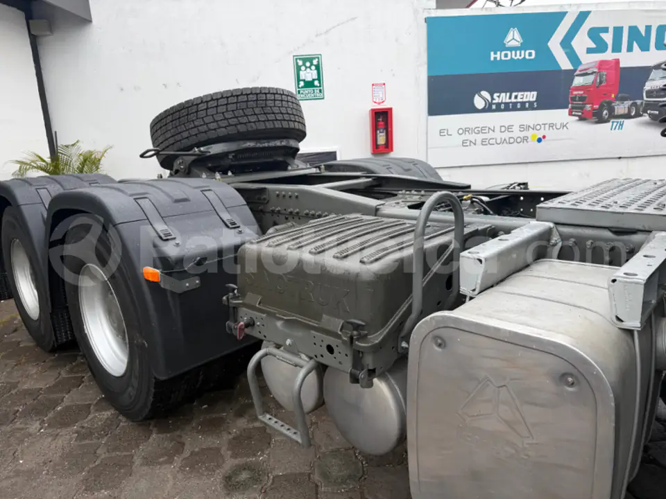 Foto 7 de Sinotruk C7H-540 48 Ton