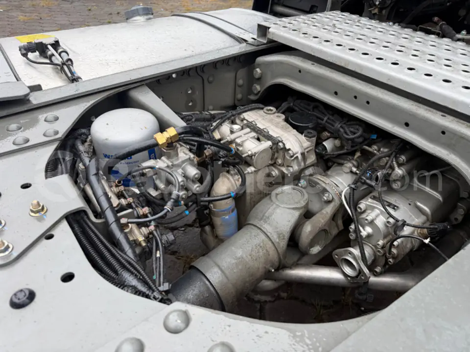 Foto 8 de Sinotruk C7H-540 48 Ton