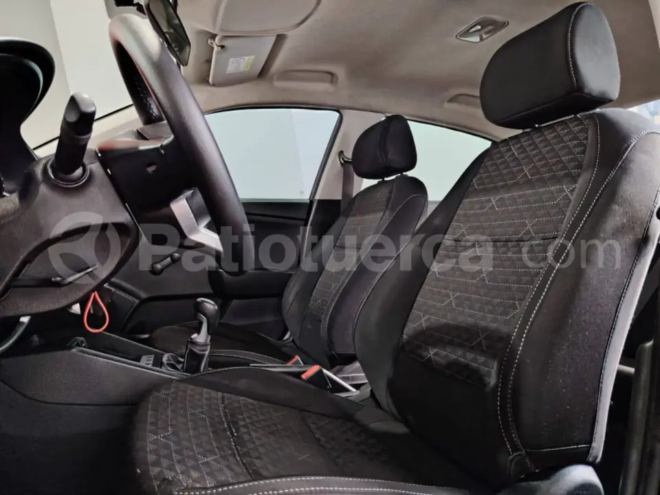 Foto 10 de Kia RIO LX