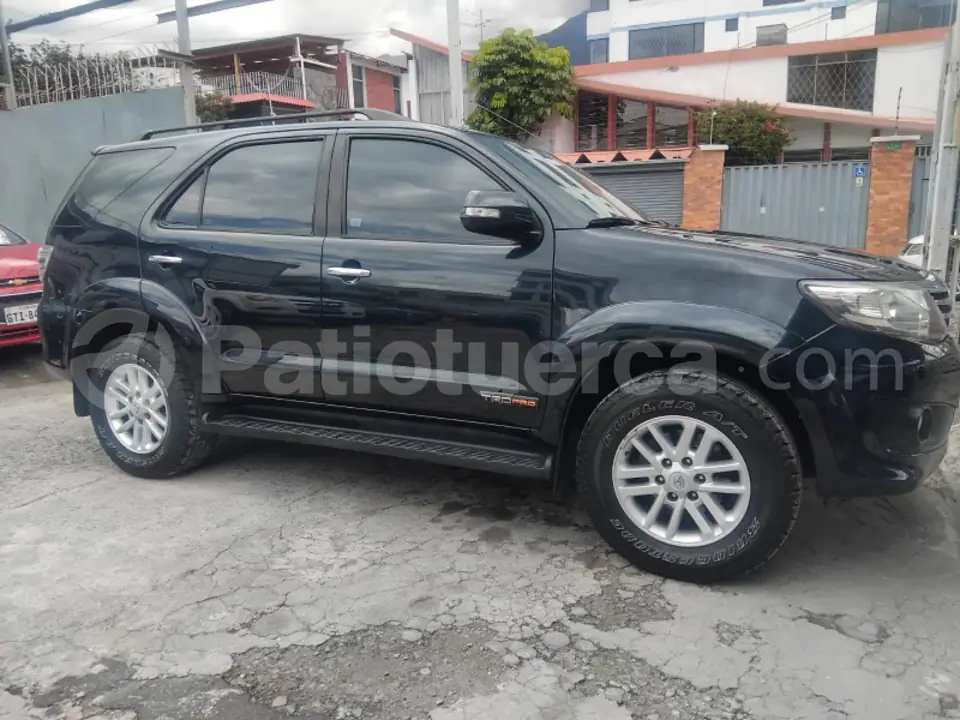 Foto 1 de Toyota AWT FORTUNER