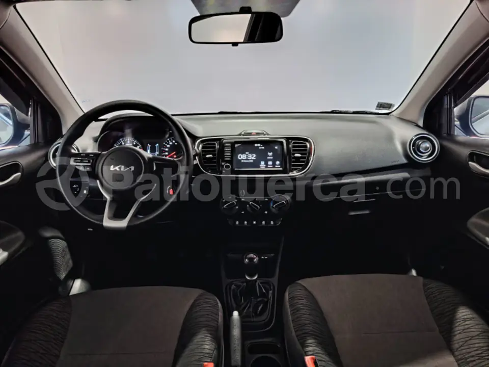 Foto 23 de Kia Soluto LX