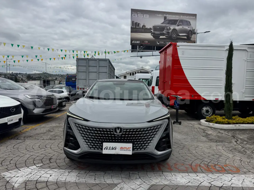 Foto 2 de Changan UNI-T