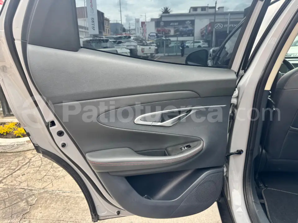 Foto 10 de Changan UNI-T