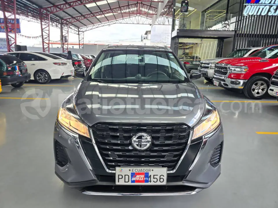 Foto 1 de Nissan Kicks Drive