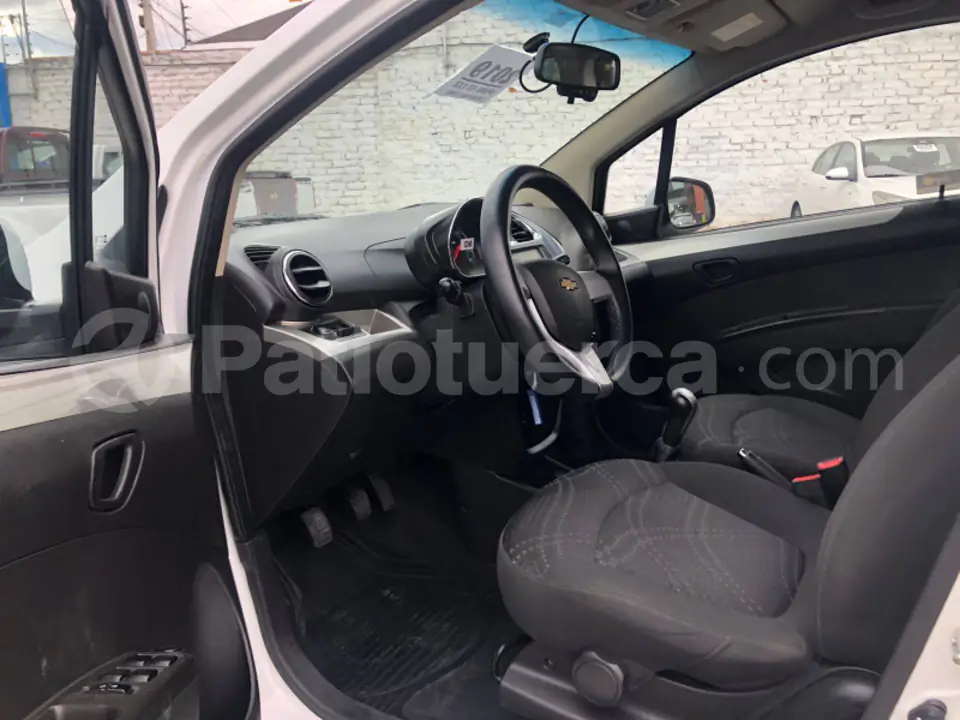 Foto 4 de Chevrolet Spark GT LTZ