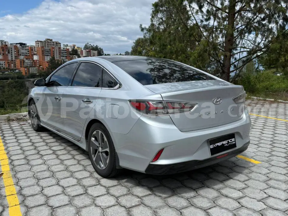Foto 4 de Hyundai Sonata Hybrid