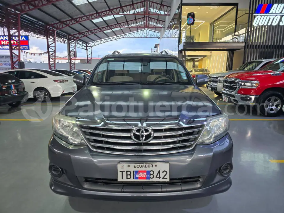 Foto 1 de Toyota Fortuner