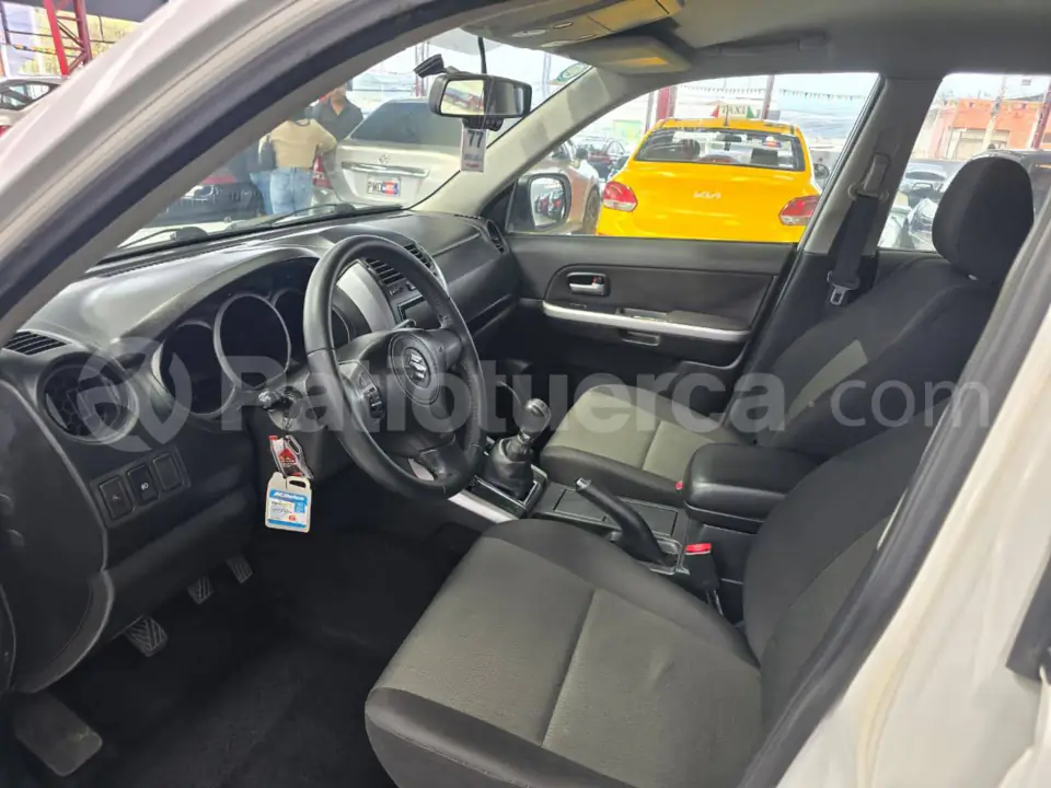 Foto 7 de Suzuki Grand Vitara SZ