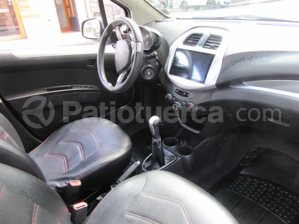 Foto 5 de Chevrolet Spark GT