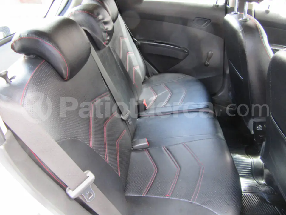 Foto 6 de Chevrolet Spark GT
