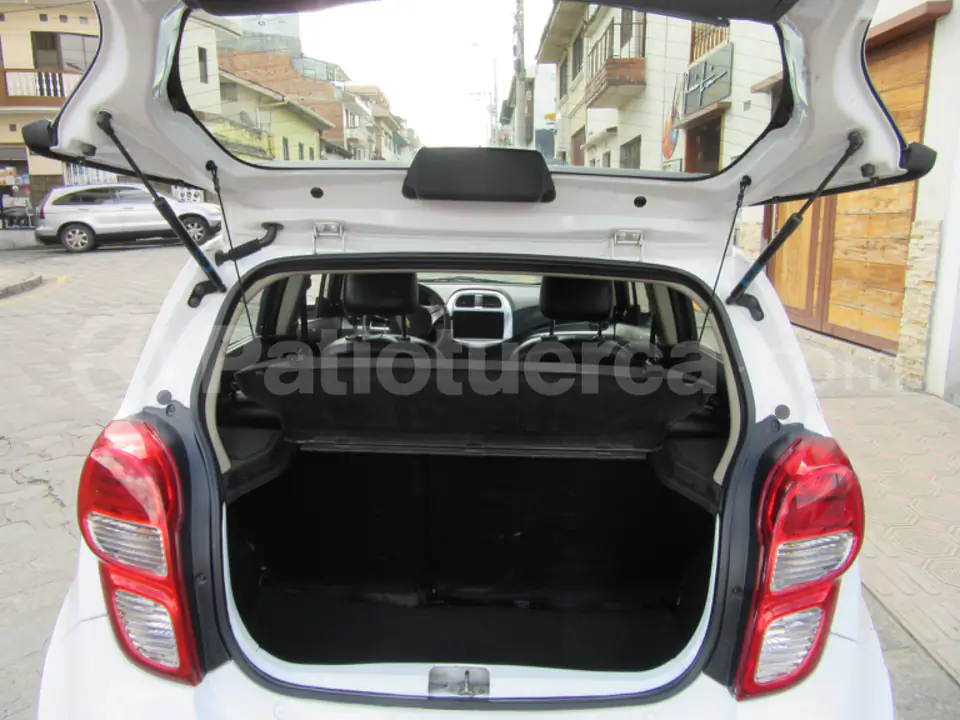 Foto 7 de Chevrolet Spark GT