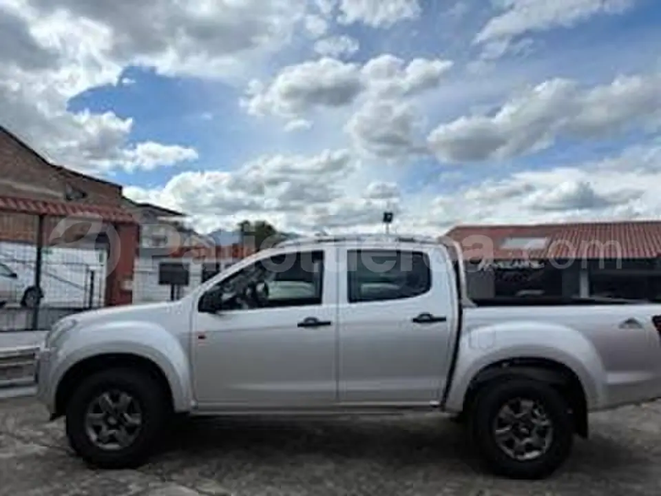 Foto 2 de Chevrolet D-MAX CRDI HI RIDE