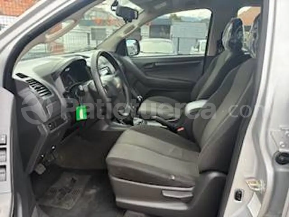 Foto 9 de Chevrolet D-MAX CRDI HI RIDE