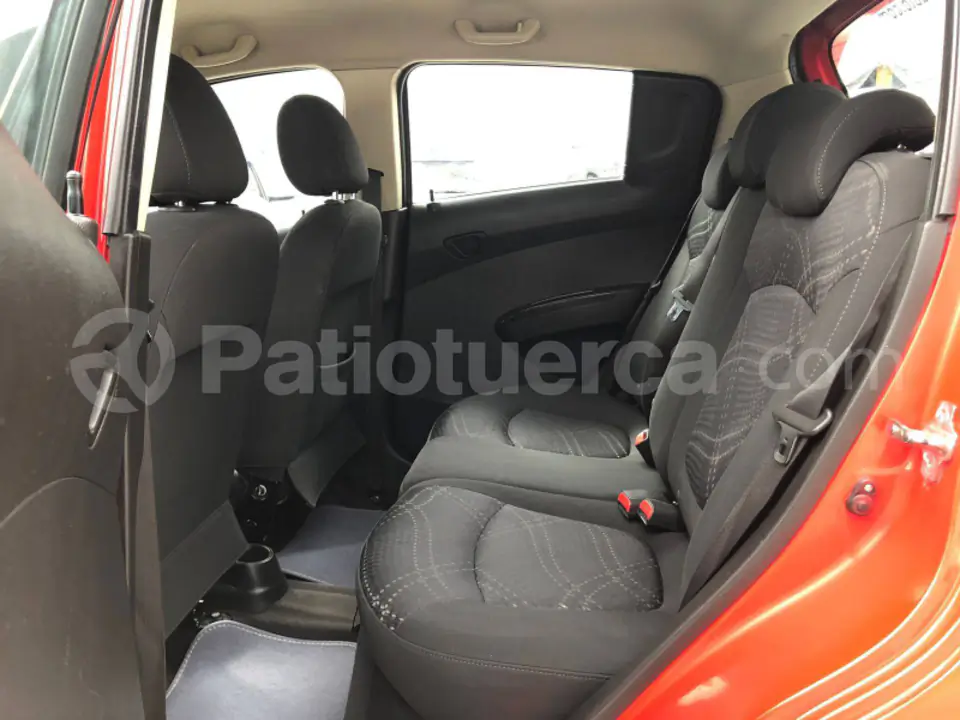 Foto 6 de Chevrolet Spark GT