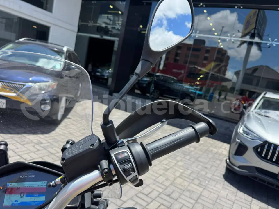 Foto 17 de Guzzi V85 TT