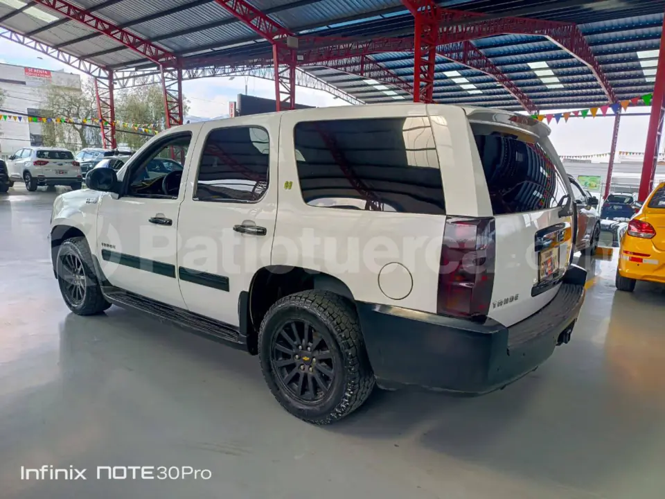 Foto 2 de Chevrolet Tahoe Híbrido
