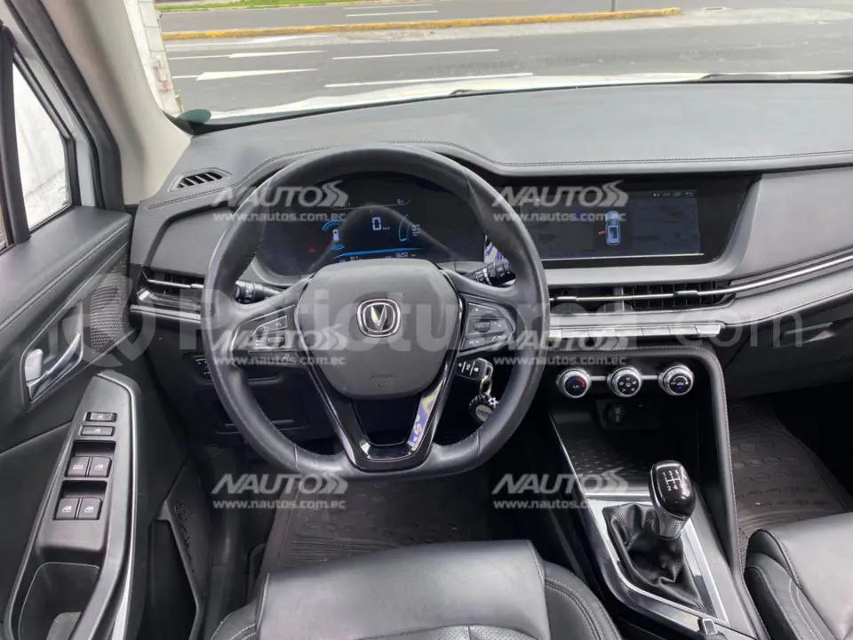 Foto 3 de Changan NEW CS15 ELITE