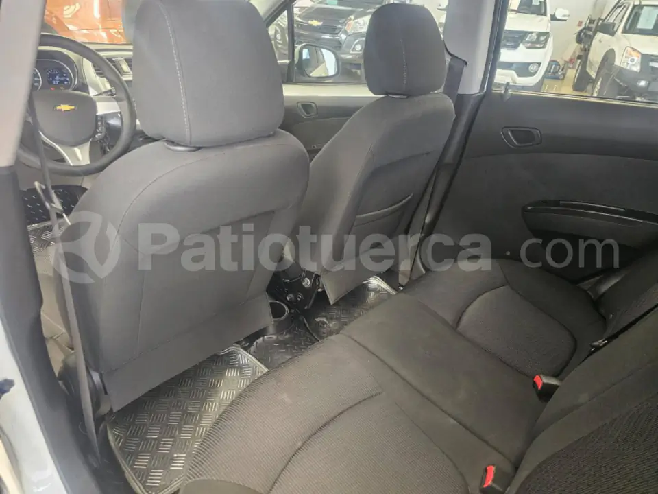 Foto 7 de Chevrolet Spark GT