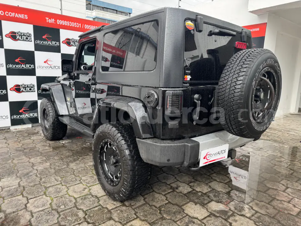 Foto 3 de Jeep Wrangler Sahara