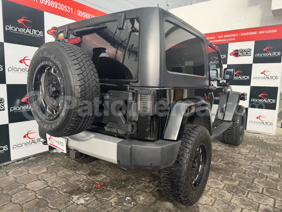 Foto 5 de Jeep Wrangler Sahara