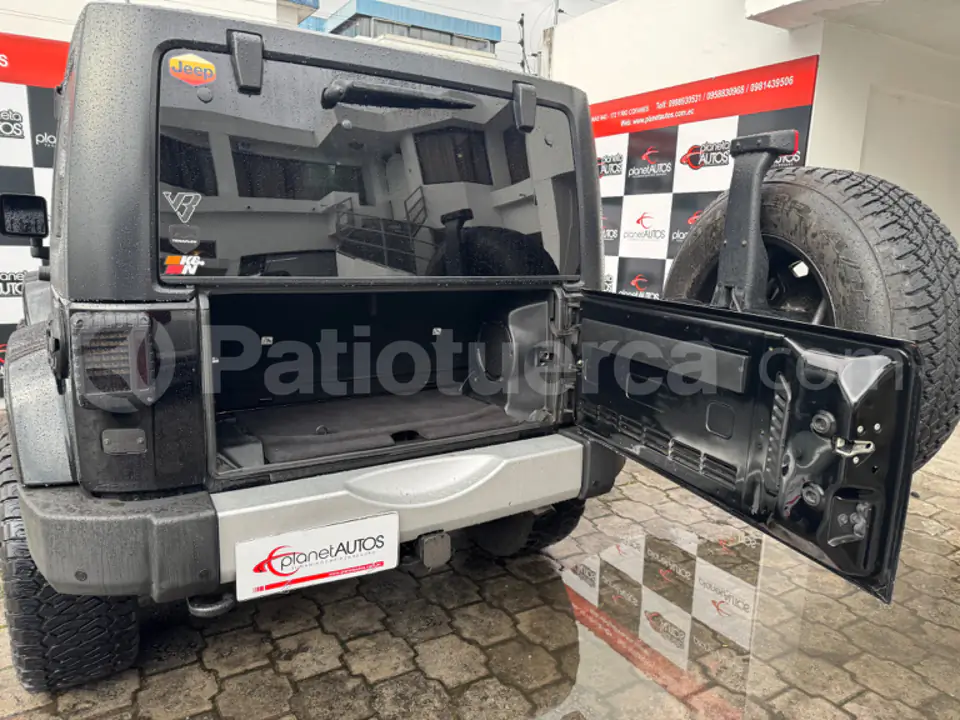 Foto 12 de Jeep Wrangler Sahara