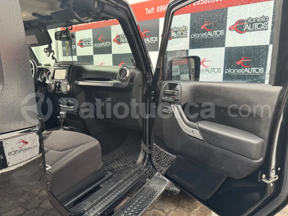 Foto 13 de Jeep Wrangler Sahara