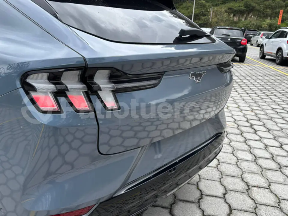 Foto 8 de Ford MUSTANG MARCH-E PREMIUM