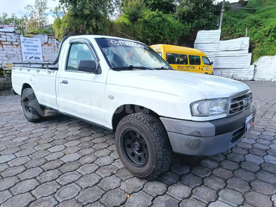 Foto 2 de Mazda B2200 CS