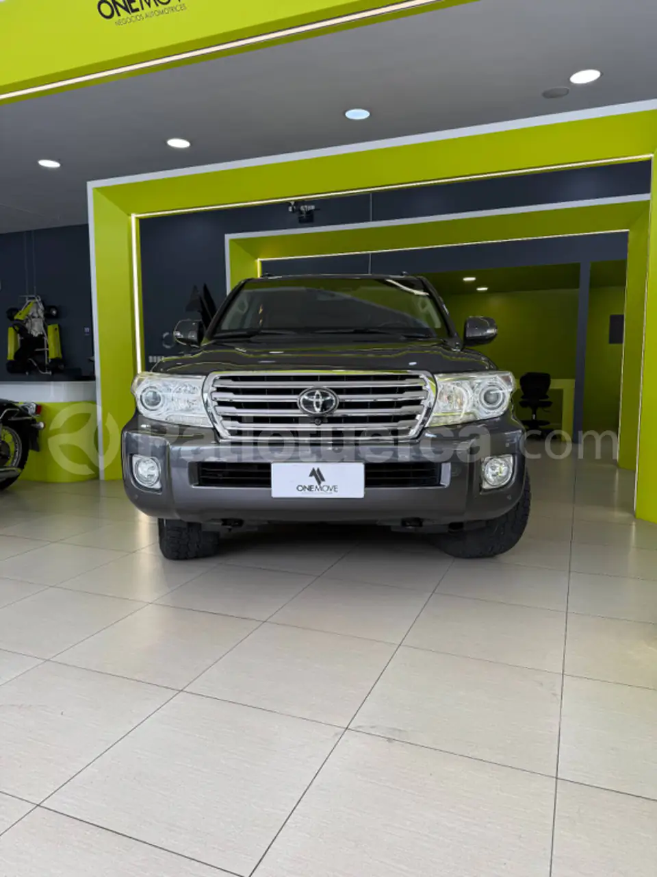 Foto 10 de Toyota Land Cruiser 200