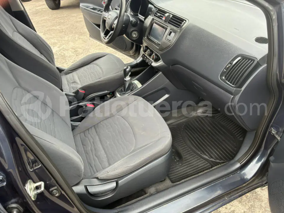 Foto 10 de Kia RIO EX