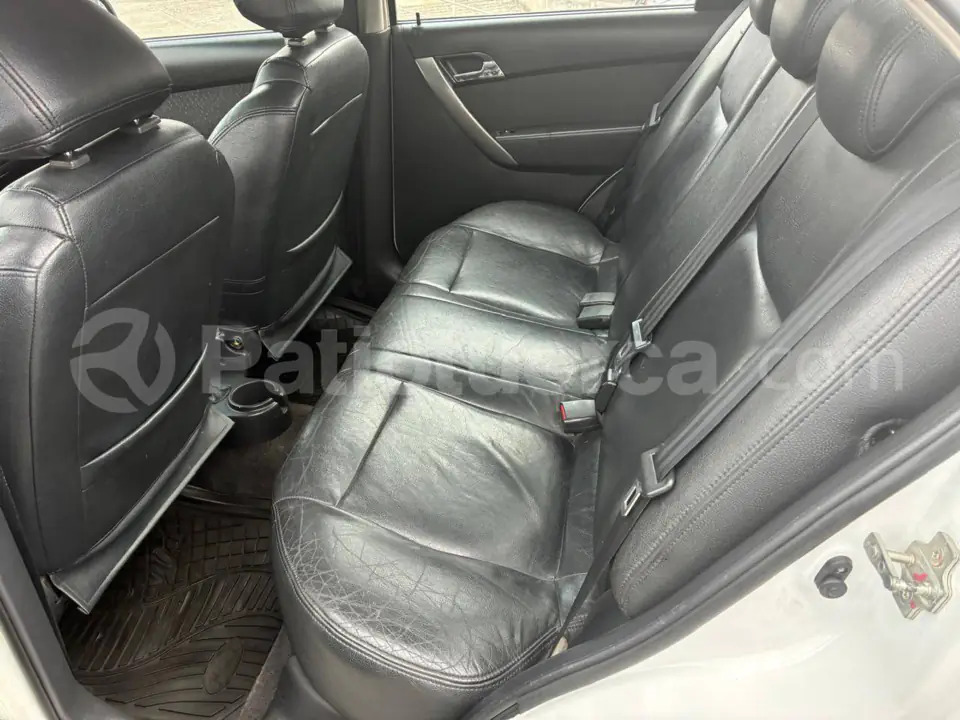Foto 14 de Chevrolet Aveo Emotion GLS