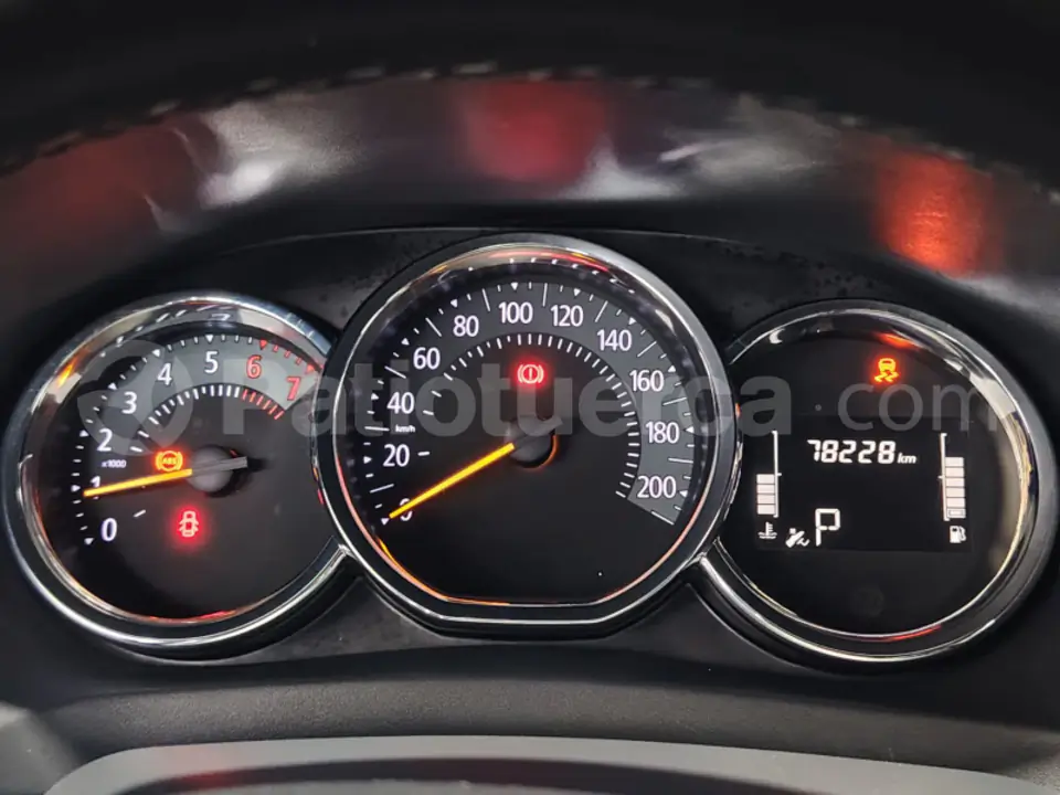 Foto 16 de Renault LOGAN CROSS INTENS