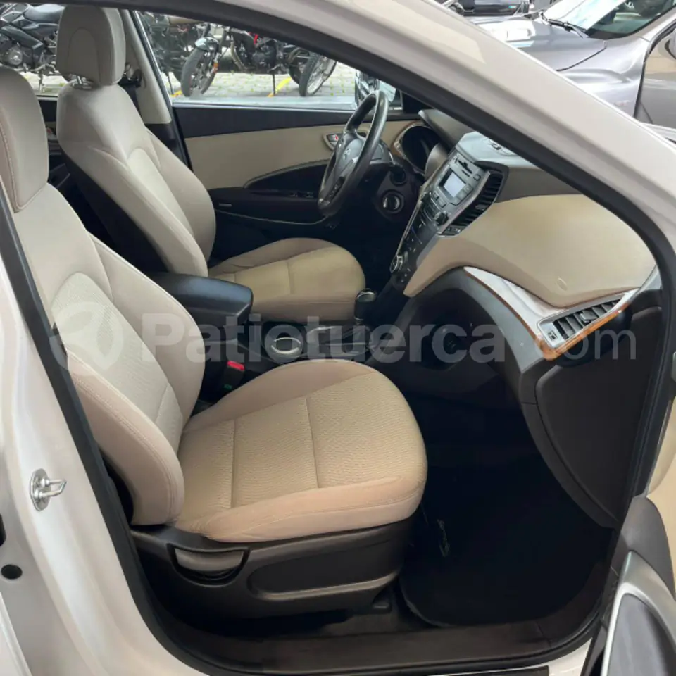 Foto 13 de Hyundai Santa Fe 4x2