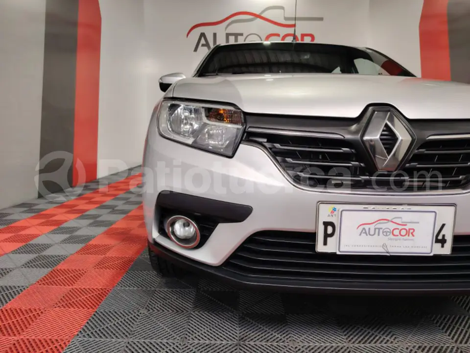 Foto 9 de Renault LOGAN CROSS INTENS