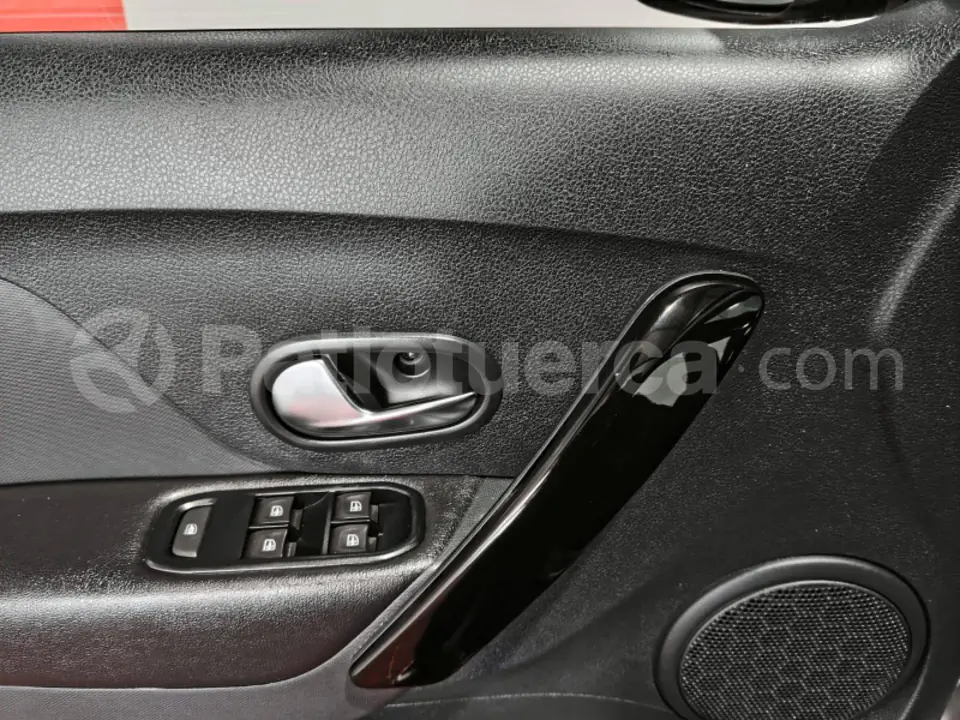 Foto 13 de Renault LOGAN CROSS INTENS